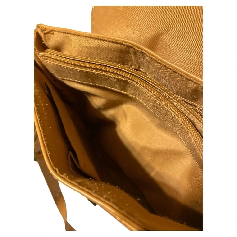 Tan Shoulder Purse Flap Over with Pockets Relic Vintage - Picture 9 of 10